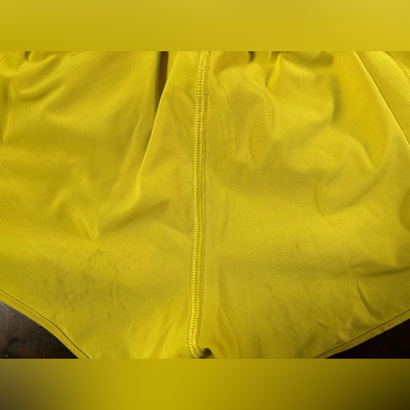 Lululemon Hotty Hot Low-Rise Lined Short 2.5” Pink, Orange, Yellow, Blue Size 2 - Picture 10 of 14